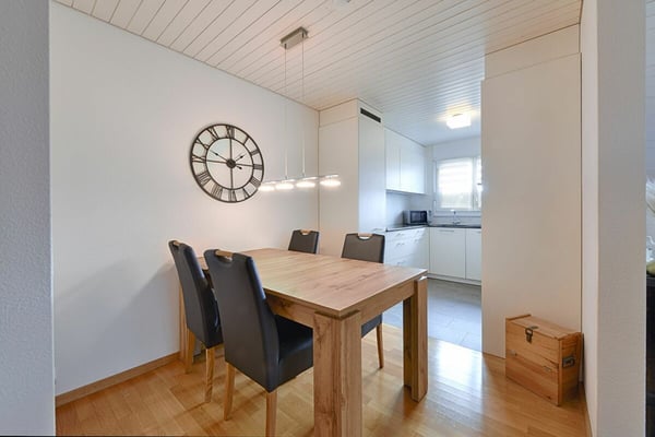 heimelige 3,5 Zimmer-Dachwohnung mit Balkon 3