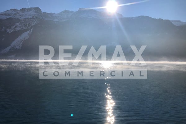 Grosszügiges Geschäftslokal an bester Frequenzlage in Brienz zu verkaufen 3