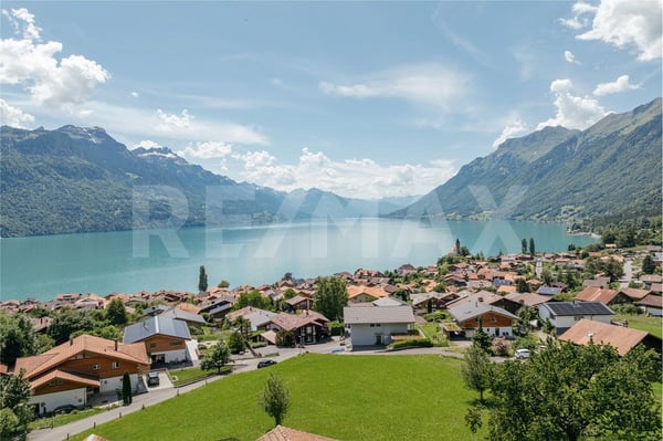 Fantastische Baulandparzelle mit Seesicht an absolut ruhiger Lage in Brienz 3
