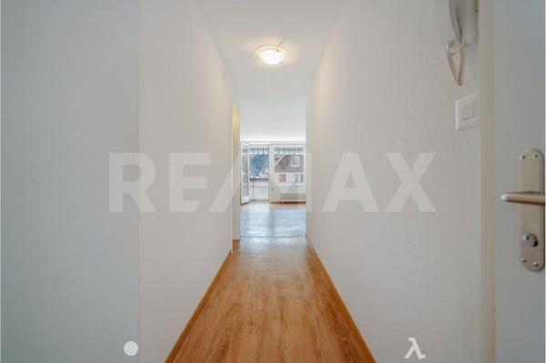 Gepflegte 2.5-Zimmer-Wohnung mit Balkon und Aussenparkplatz (Erstwohnsitz) 4
