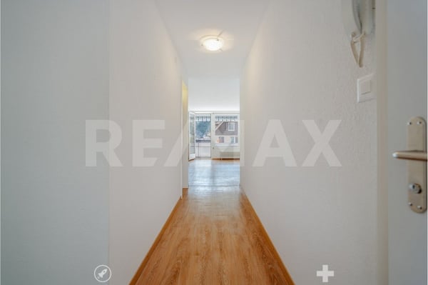 Gepflegte 2.5-Zimmer-Wohnung mit Balkon und Aussenparkplatz (Erstwohnsitz) 4