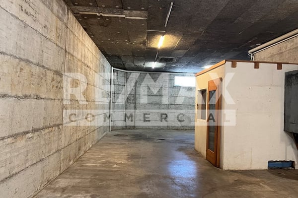 192 m2 Lagerraum mit Büro und PW-Einfahrt in Brienz zu vermieten 4