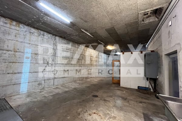 192 m2 Lagerraum mit Büro und PW-Einfahrt in Brienz zu vermieten 5