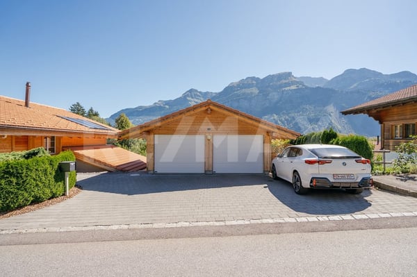 Neuwertiges 5.5-Zimmer-Chalet mit wunderschönem Garten in Hofstetten bei Brienz (Erstwohnsitz) 3