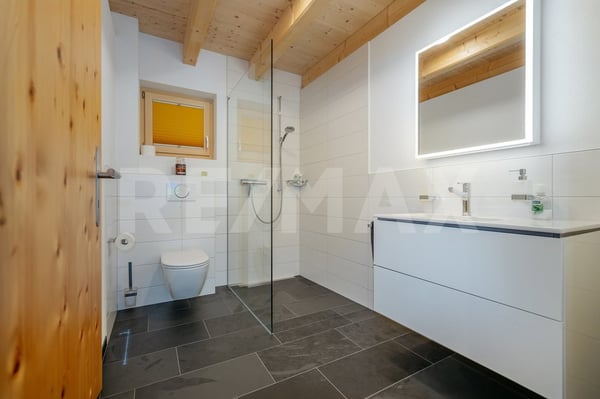 Neuwertiges 5.5-Zimmer-Chalet mit wunderschönem Garten in Hofstetten bei Brienz (Erstwohnsitz) 11