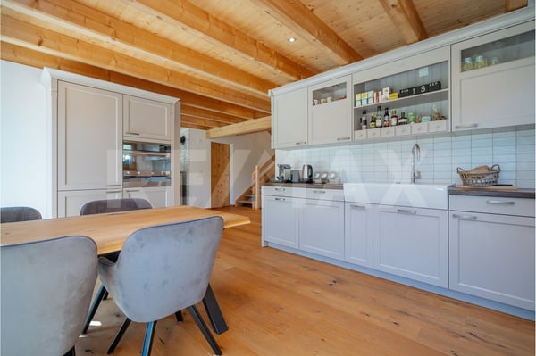 Neuwertiges 5.5-Zimmer-Chalet mit wunderschönem Garten in Hofstetten bei Brienz (Erstwohnsitz) 6