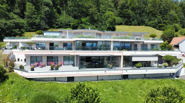 Luxuriöse Terrassenwohnung mit unverbaubarem Bergpanorama 1