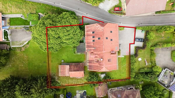 Bauernhaus mit modernem (Gewerbe-)Anbau 5