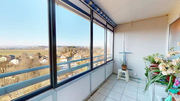 Grosszügige 1.5 Zimmer Wohnung mit Aussicht 2