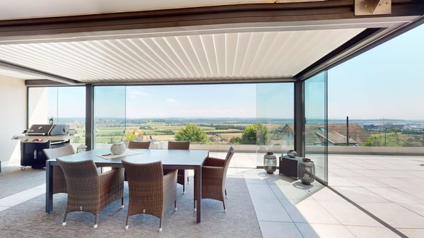 Luxuriöse Terrassenwohnung mit unverbaubarem Bergpanorama 8