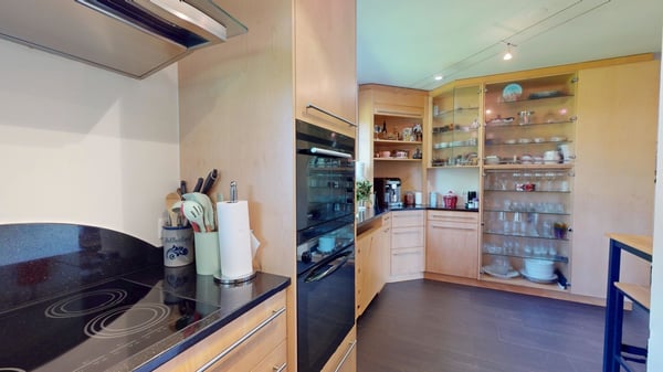 Grosszügige 4.5 Zimmer Wohnung mit 2 EHP 5