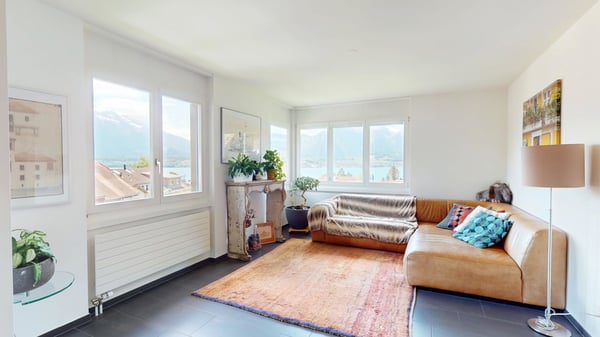 Grosszügige 4.5 Zimmer Wohnung mit 2 EHP 4