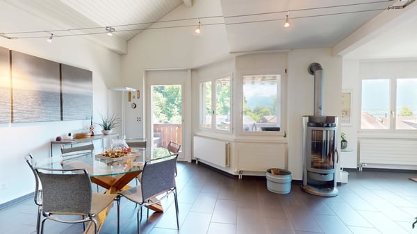 Grosszügige 4.5 Zimmer Wohnung mit 2 EHP 8