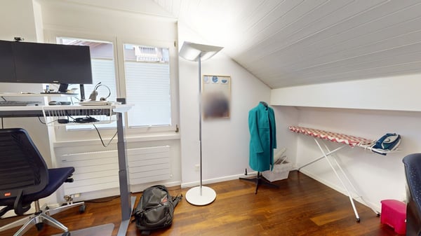 Grosszügige 4.5 Zimmer Wohnung mit 2 EHP 13