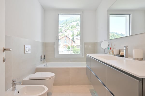 Esclusiva oasi di tranquillità con vista a pochi minuti dal centro 13