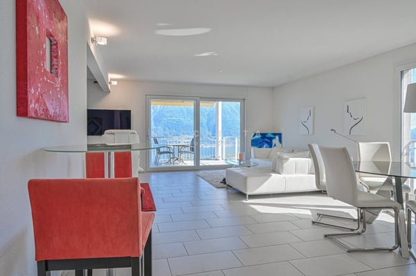 Bellissimo attico con spettacolare vista panoramica sul Lago Maggiore 8