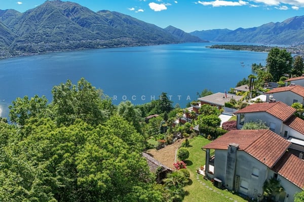 Terreno in posizione ricercata e con fantastica vista lago 3