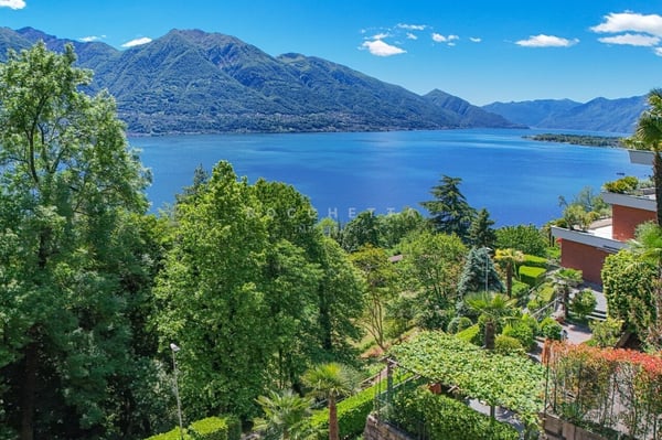 Terreno in posizione ricercata e con fantastica vista lago 3