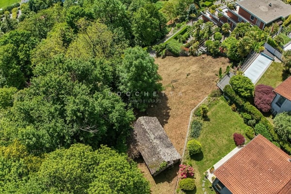 Terreno in posizione ricercata e con fantastica vista lago 8
