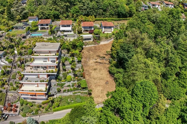 Terreno in posizione ricercata e con fantastica vista lago 4