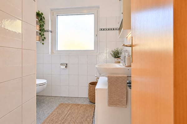 Casa unifamilare con tanto sole e fantastica vista nel verde 8