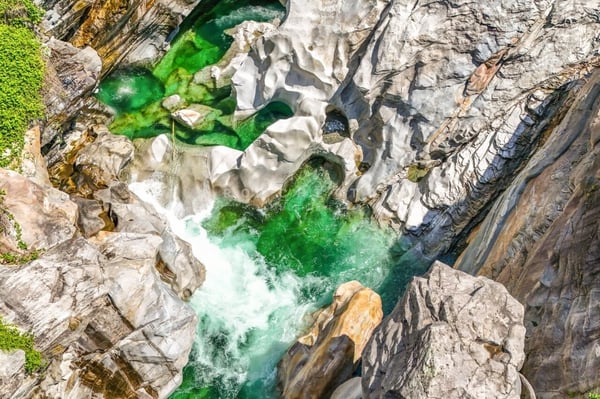 Storica Osteria con alloggio in posizione unica a Ponte Brolla 3