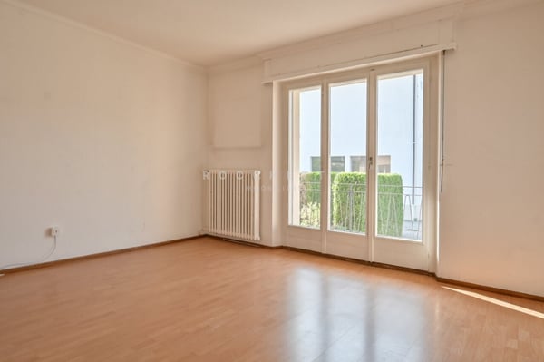 Casa bifamiliare con potenziale in posizione strategica 13