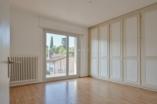 Casa bifamiliare con potenziale in posizione strategica 8
