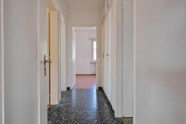 Casa bifamiliare con potenziale in posizione strategica 9