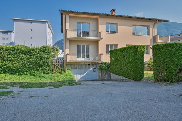 Casa bifamiliare con potenziale in posizione strategica 2