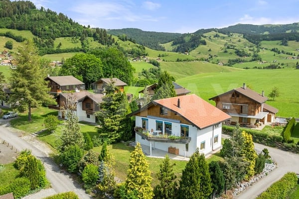 Maison individuelle: ensoleillée, au calme, avec une vue imprenable 1