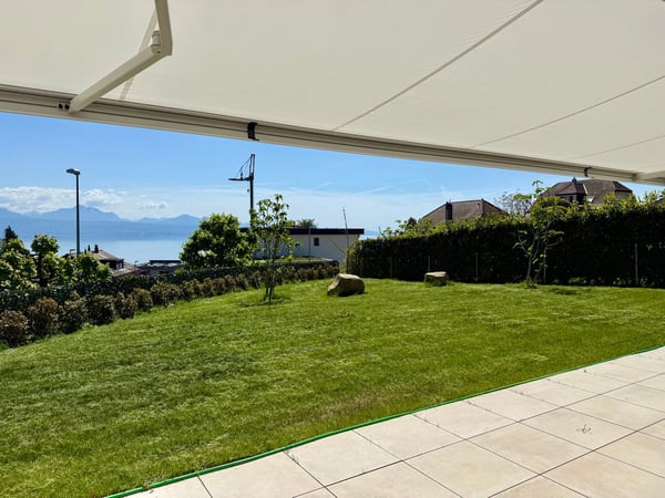 Magnifique appartement de 3,5 pièces avec vue sur le lac et les montagnes à Pully 2