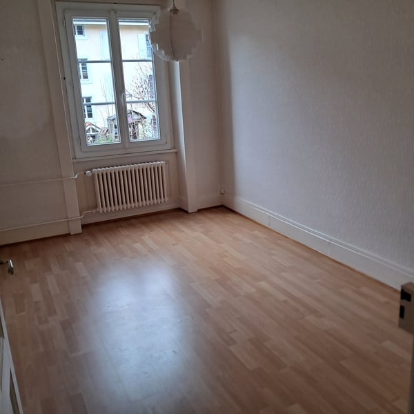 Bel appartement de 1.5 pièces à la Route Aloys-Fauquez 49 3