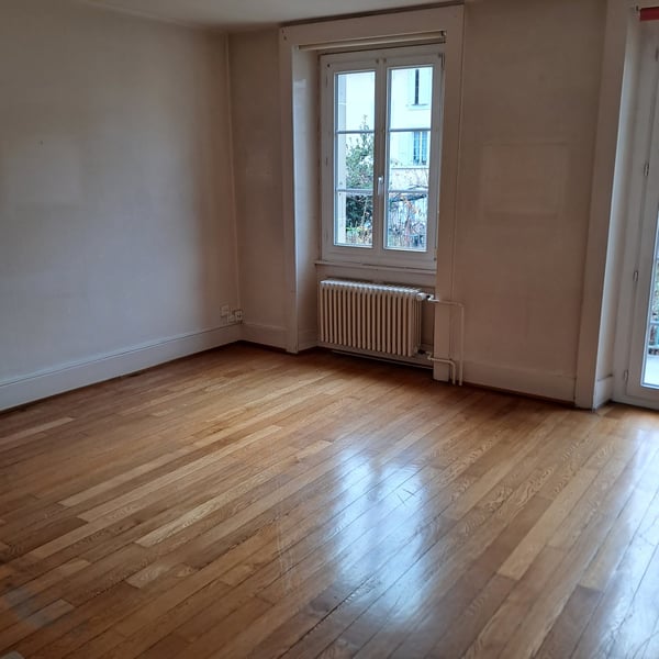 Bel appartement de 1.5 pièces à la Route Aloys-Fauquez 49 4