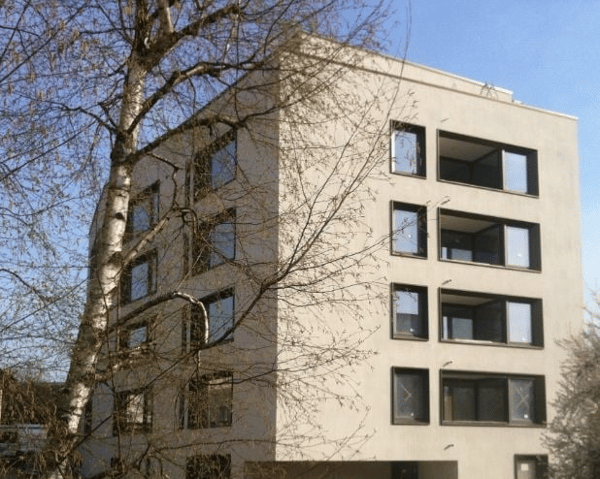 Bel appartement de 3.5 pièces situé au Chemin des Sauges 18 1