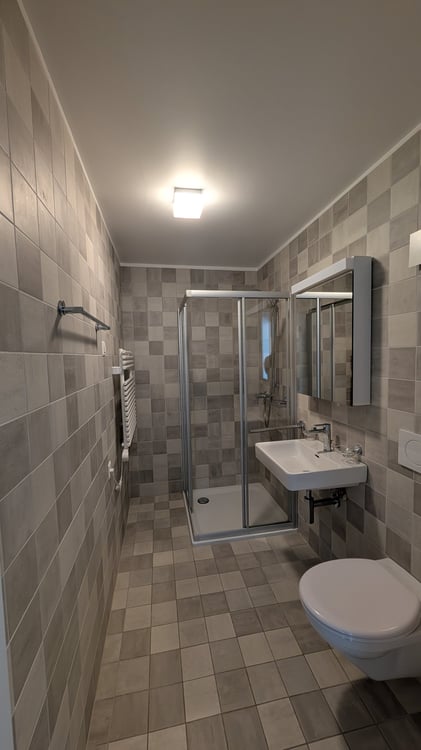 Lumineux appartement de 1 pièces avec balcon vue lac et montagnes 4