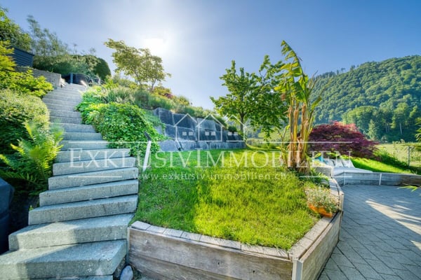 Glück im Grünen - Doppeleinfamilienhaus mit Pool und Gartentraum 1