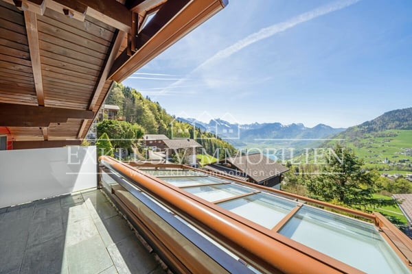 Idyllisches Einfamilienhaus mit Wintergarten und traumhaftem Walenseeblick 13