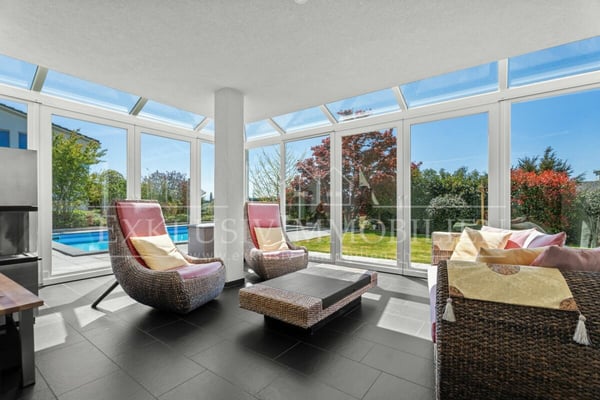 Viel Raum zum Leben - Grosszügiges Zuhause mit traumhafter Aussicht und Gartenparadies 2