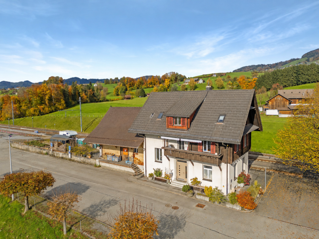 Bahnhof Kaltbrunn: Wohnen & Arbeiten vereint