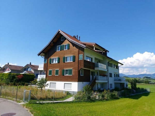 Wohnen im Grünen - moderne 4.5-Zimmer-Wohnung in Schübelbach