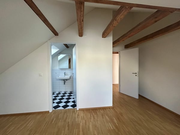 Moderne Dachwohnung mit Loggia an zentraler Lage 5