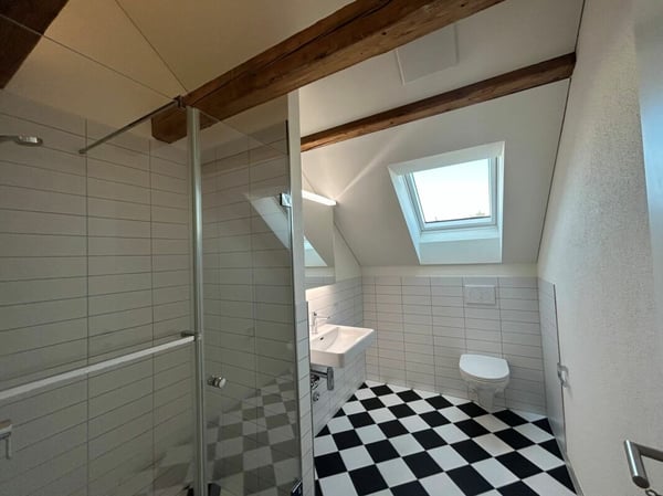 Moderne Dachwohnung mit Loggia an zentraler Lage 4