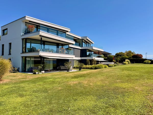 LUXURY LIVING — PENTHOUSE DER SUPERLATIVE — FERIENSTIMMUNG AM REBBERG - GRANDIOSE 360° PANORAMASICHT