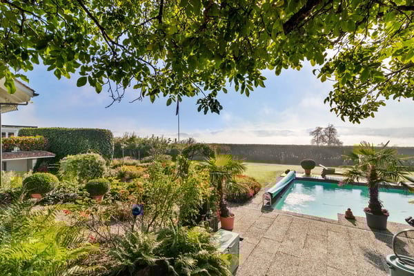 Exklusive Villa bei Zürich mit 2.5 Zimmern, grossem Garten und Panoramablick 3