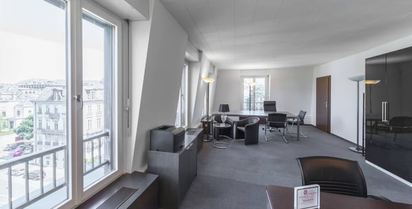 SPLENDIDE SURFACE DE BUREAUX DANS UN QUARTIER PRESTIGIEUX 10