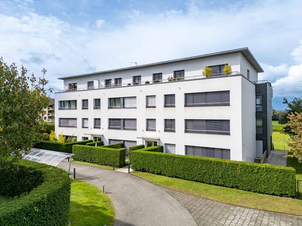 SUPERBE APPARTEMENT MEUBLE RIVE GAUCHE 2