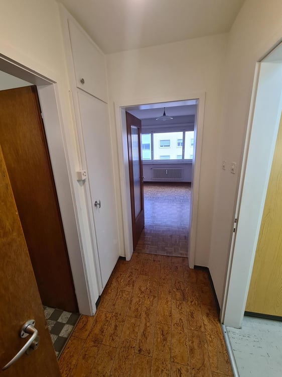 Praktische 2-Zimmerwohnung im Iselin-Quartier 5