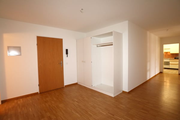 Schöne grosse und helle Wohnung mitten im Städtli - 1 Monat Gratis 3