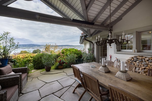 Stilvolle Landhausvilla mit Blick auf den Zürichsee 3